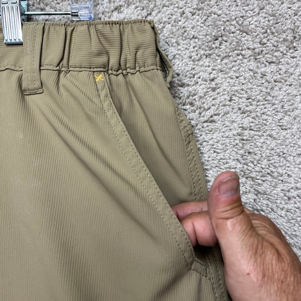 Wrangler Shorts Mens 40 Khaki Tan Cargo Elastic Waist Flat Front Hiking Outdoor - Picture 3 of 9